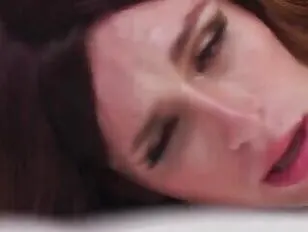 Intense anale seks voor een oogverblindende shemale-schoonheid