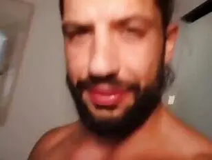 Zeer hete blonde tranny wordt anaal opengereten