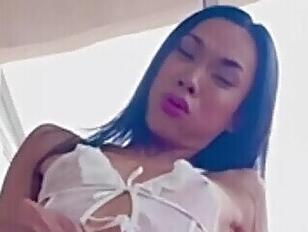 थाई वेश्या को उसके रूसी प्रेमी ने बुरी तरह से पीटा