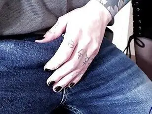 Raven Gray,une gameuse trans,se fait baiser par un boomer