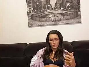 Roberta che domina un ragazzo