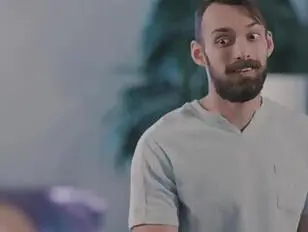 La mia nuova coinquilina è una camwhore