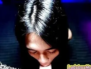 Жесткий секс без презерватива с аппетитной трансвеститом