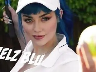 टेनिस मैच के दौरान एम्मा और ईवा ने ज्वेलज़ के साथ यौन संबंध बनाए।