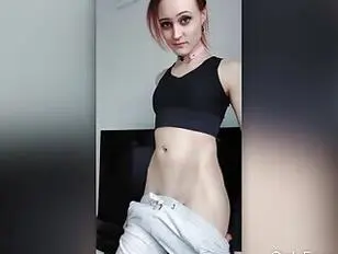 Elle Rain TGirl con Big Gock disparando una carga enorme