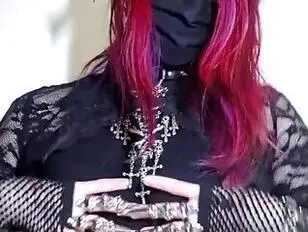 Ik hoop dat jullie mijn eerste dansvideo leuk vinden.