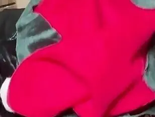 ब्लॉन्डी ने नकाबपोश गोरे आदमी के साथ कंडोम का इस्तेमाल करके सेक्स किया।