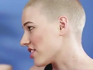 Loira fodida pela trans peituda Aubrey Kate