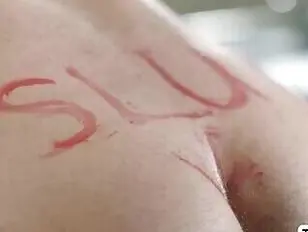 Возбужденная Tbabe трахается с извращенцем-толстяком-сводным братом